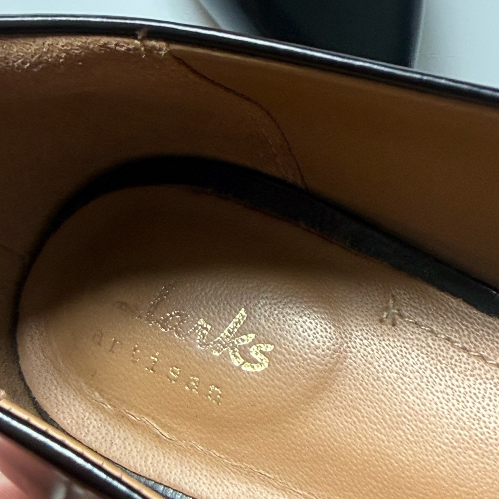 Clarks Artisan Almond Toe Flats Shoes - Picture 4 of 9